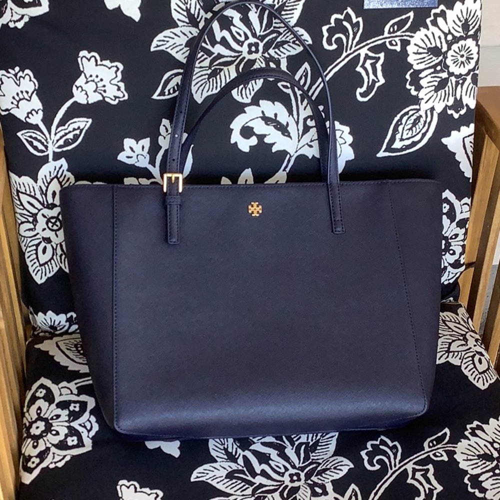 Tory Burch Emerson Small Tote in Tory Navy